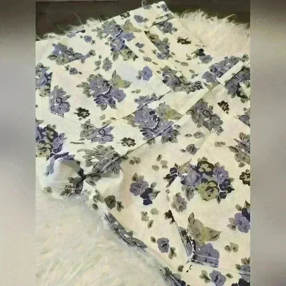 Adam Levine Floral Short - Picture 7 of 7